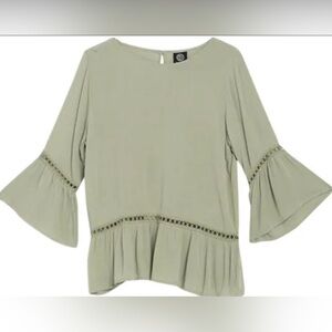 Bobeau Womens Solid 3/4 Bell Sleeve Ruffled Top Crew Neck Back Keyhole Woven M